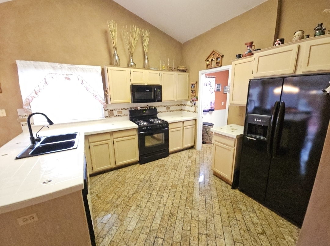 Property Photo:  1418 Keele Drive  IL 60110 