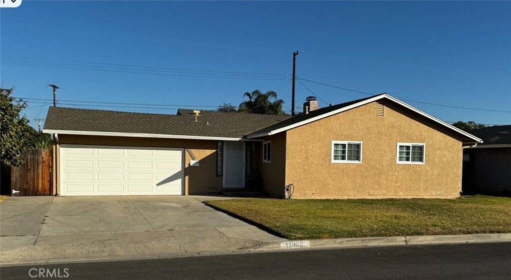 Property Photo:  11902 Steele Way  CA 92840 
