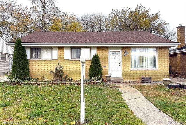 Property Photo: 1662 Kenwood Street MI 48141