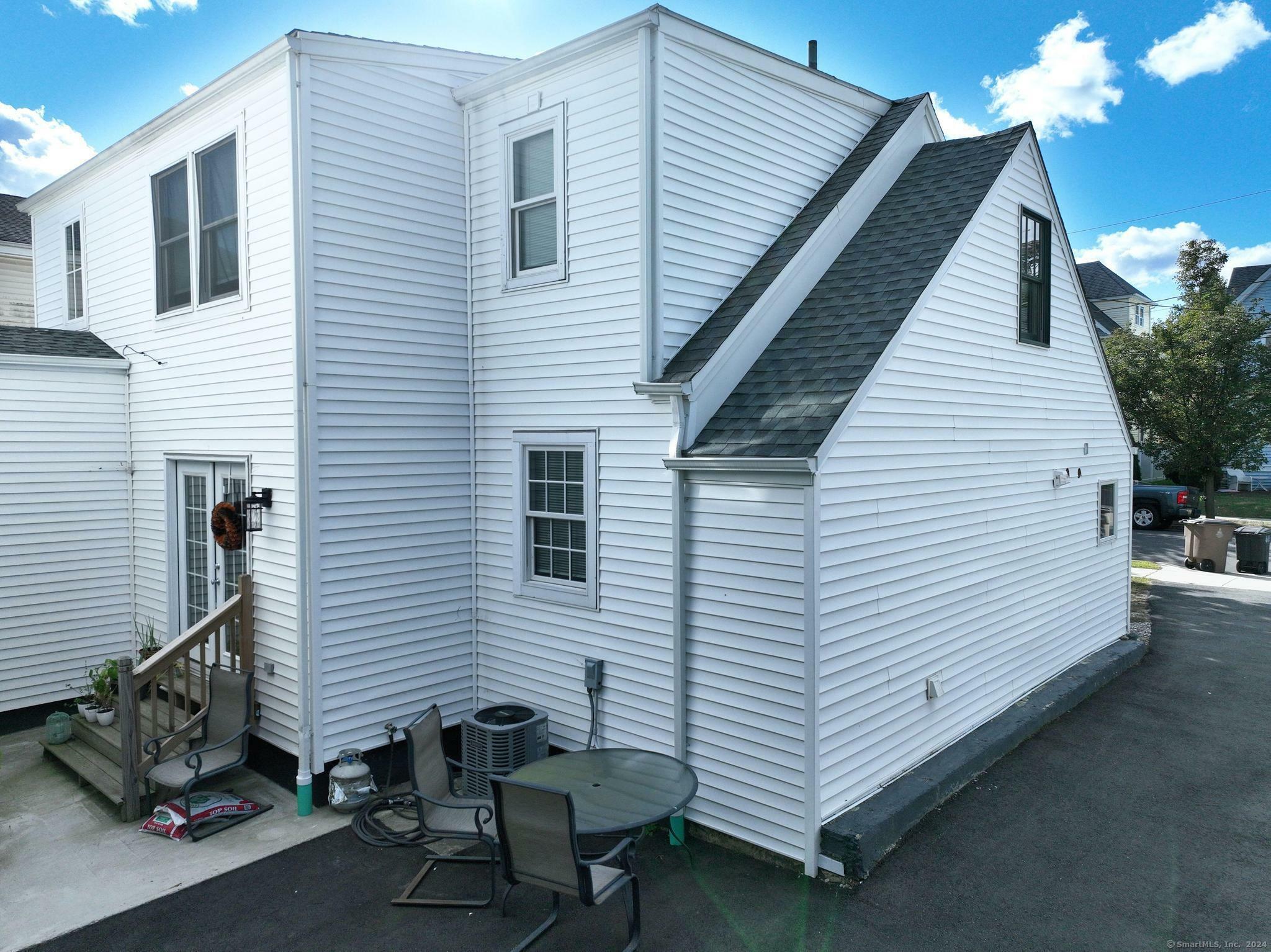 Property Photo:  33 Elm Tree Place #B Rear  CT 06906 