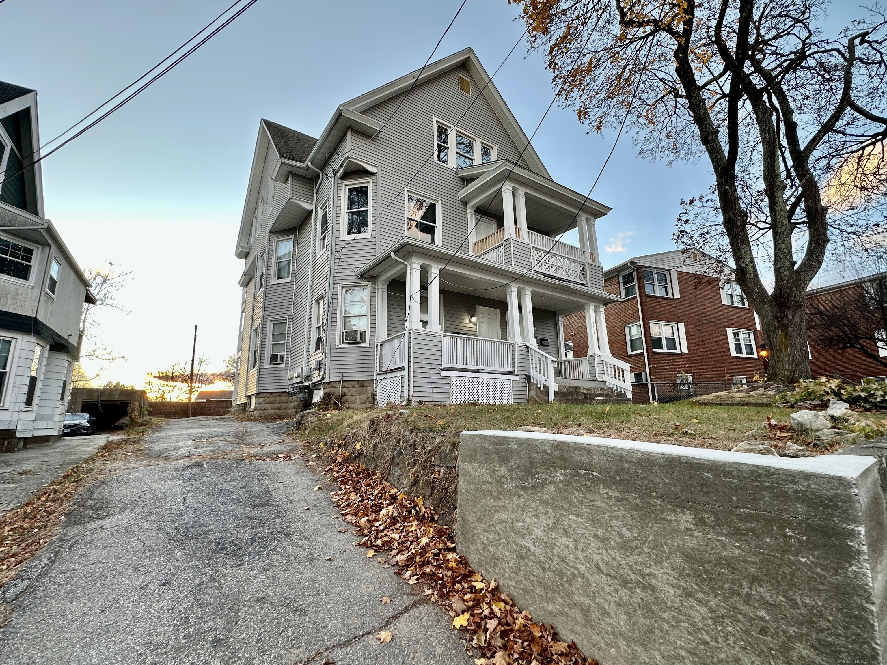 Property Photo:  233 Cooke Street #3  CT 06710 