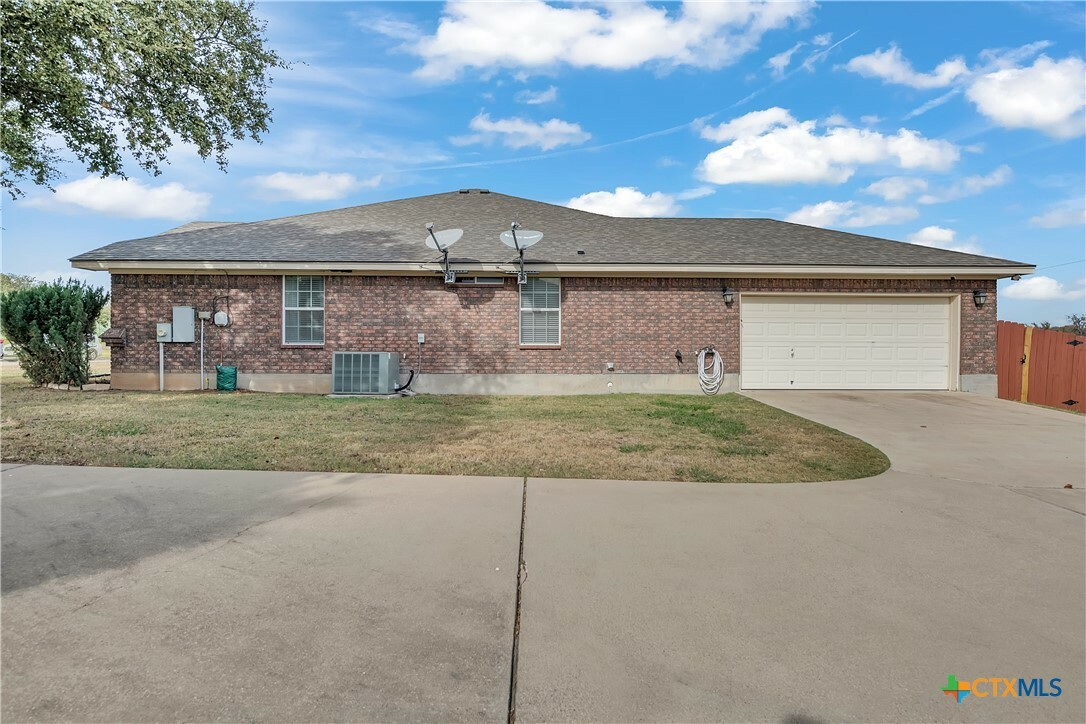 Property Photo:  2415 Nickelback Drive  TX 76548 