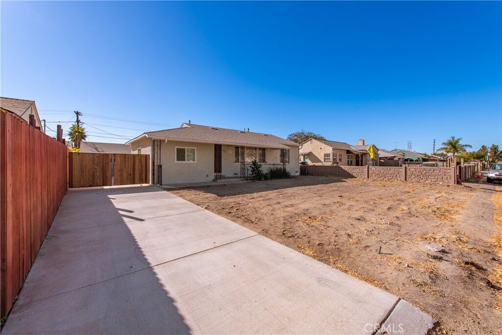 Property Photo:  8845 Morehart Avenue  CA 91352 