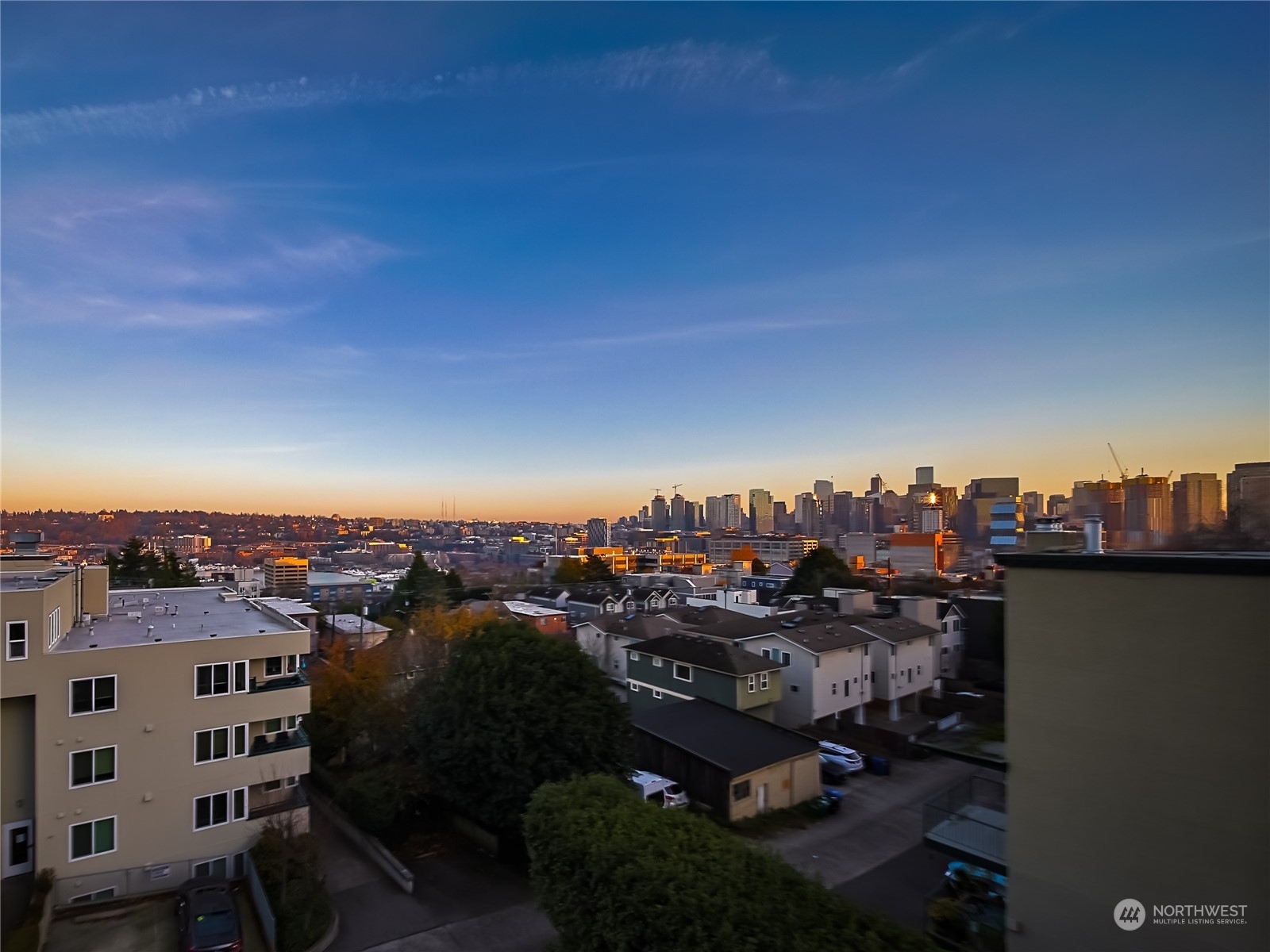 Property Photo: 1250 Taylor Avenue N 205 WA 98109