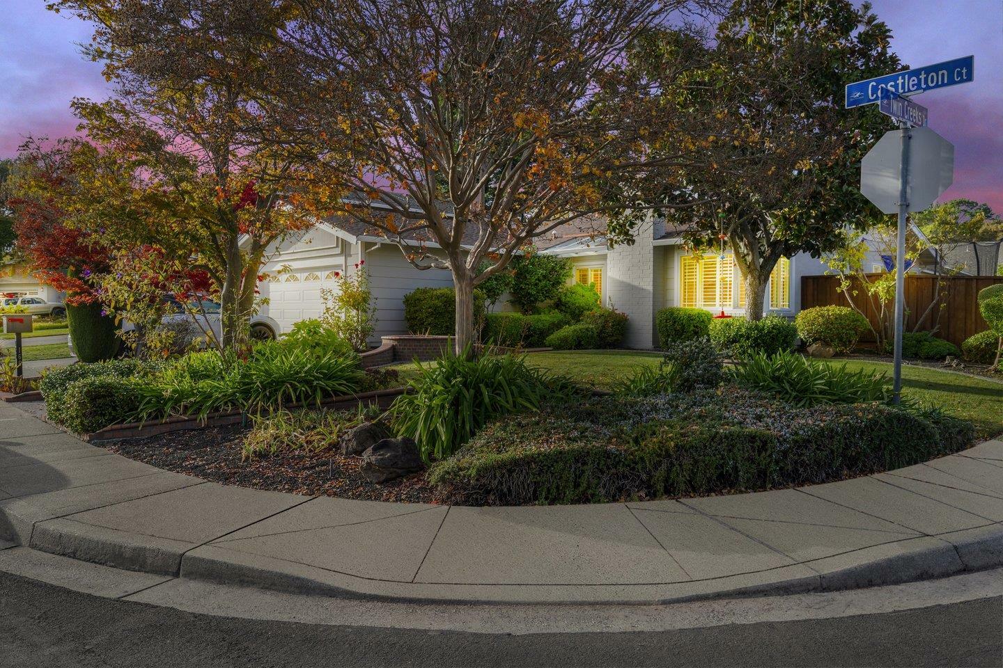 Property Photo:  166 Castleton Court  CA 94583 