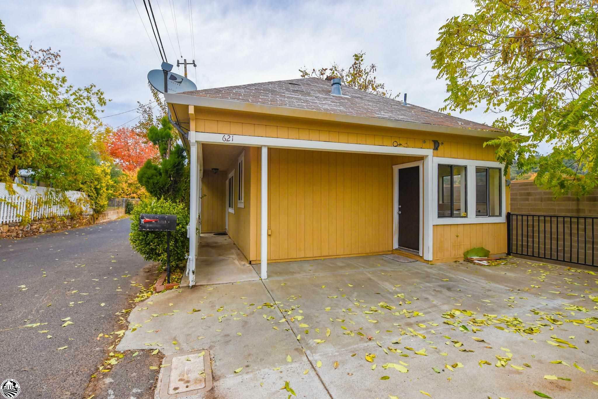 Property Photo:  621 Olive Street  CA 95370 