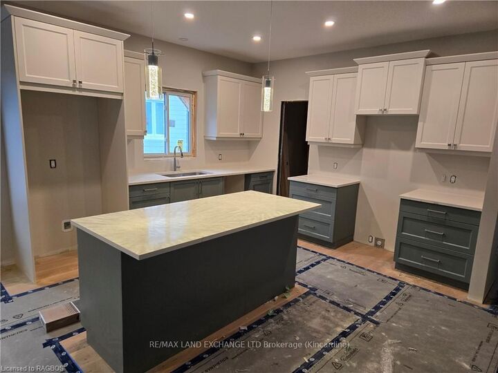 Property Photo: 784 Campbell Avenue ON N2Z 1W1
