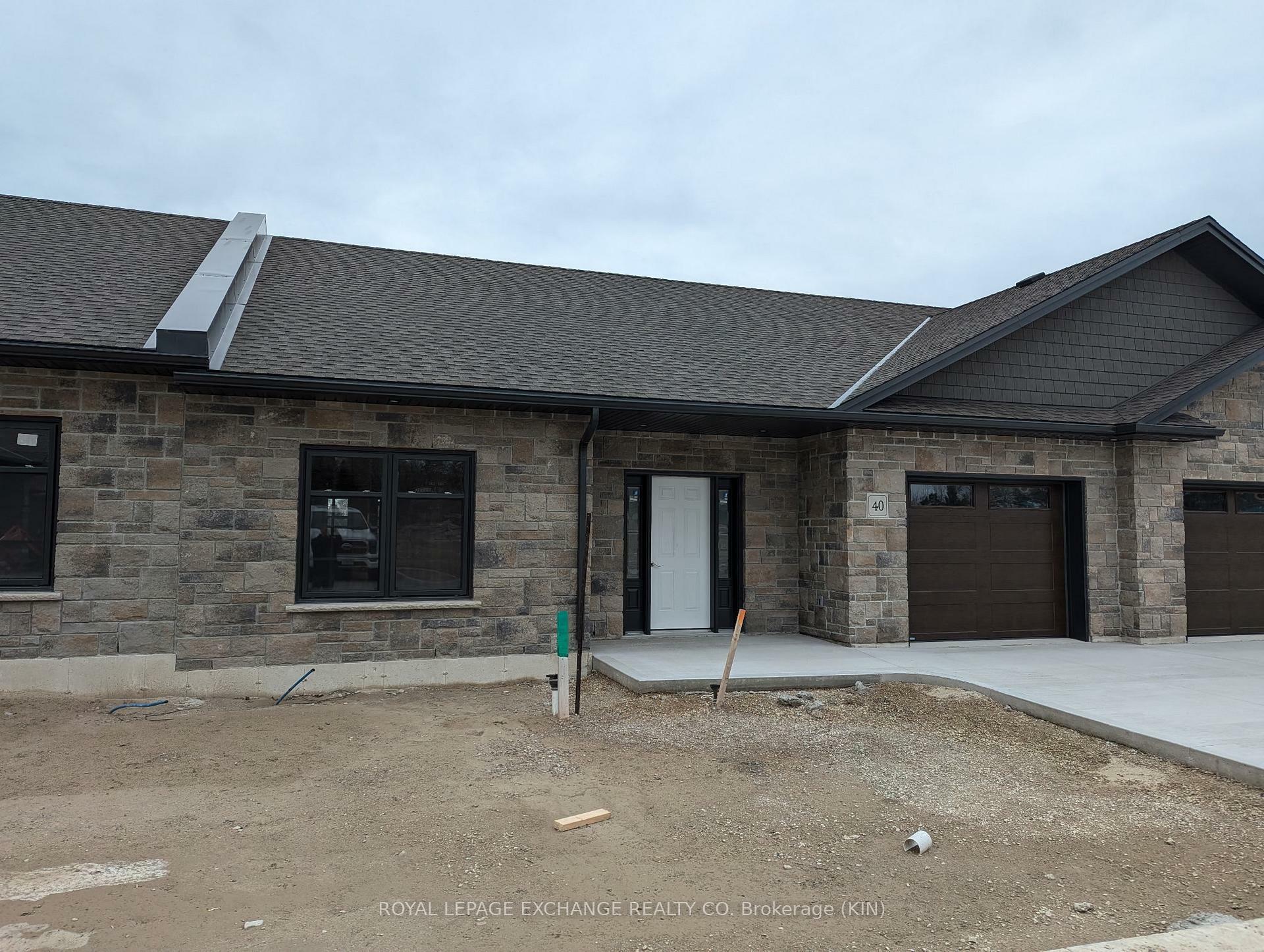 Property Photo: 1182 Queen Street 40 ON N2Z 1G4