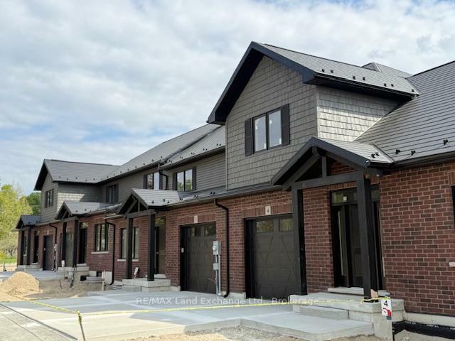 Property Photo: 8 Golf Links Road Unit 1 ON N2Z 0G1