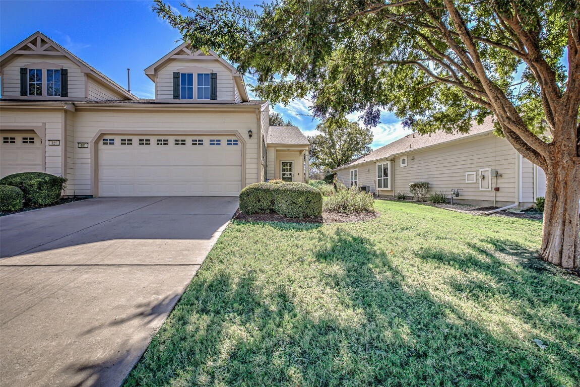 Property Photo: 401 Bonham Loop TX 78633