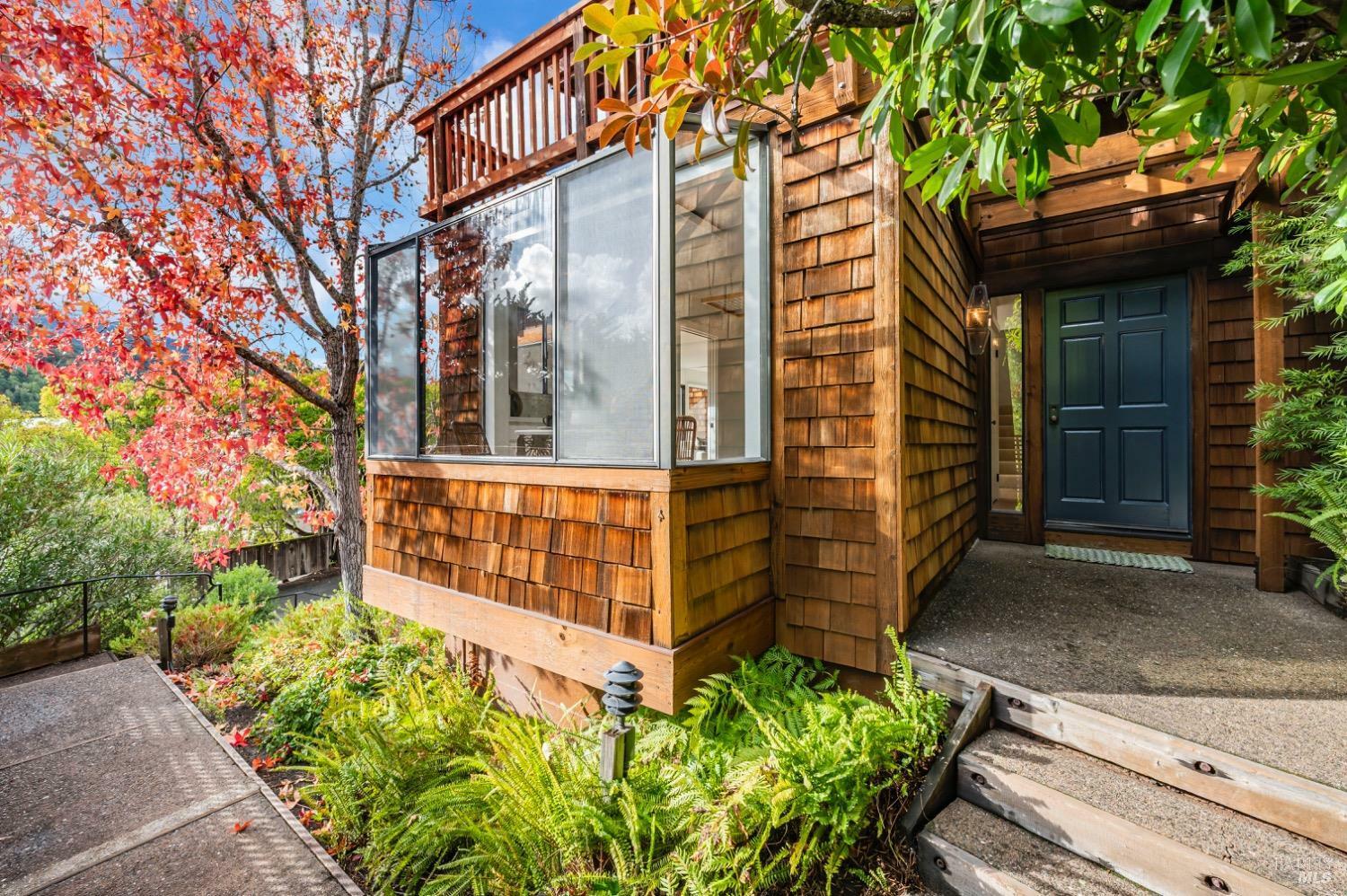 Property Photo:  61 Bayview Road  CA 94904 