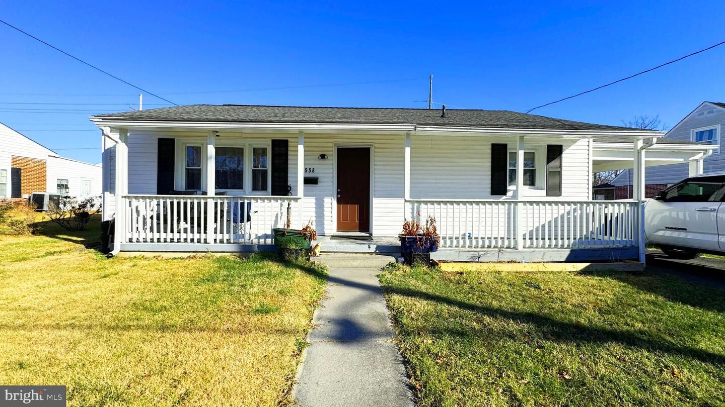 Property Photo: 958 Kinzel Drive VA 22601