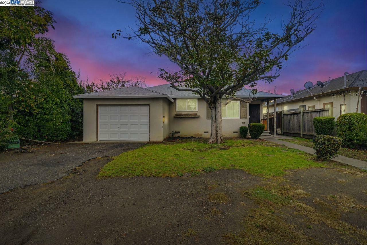 Property Photo:  128 Aster Way  CA 94303 