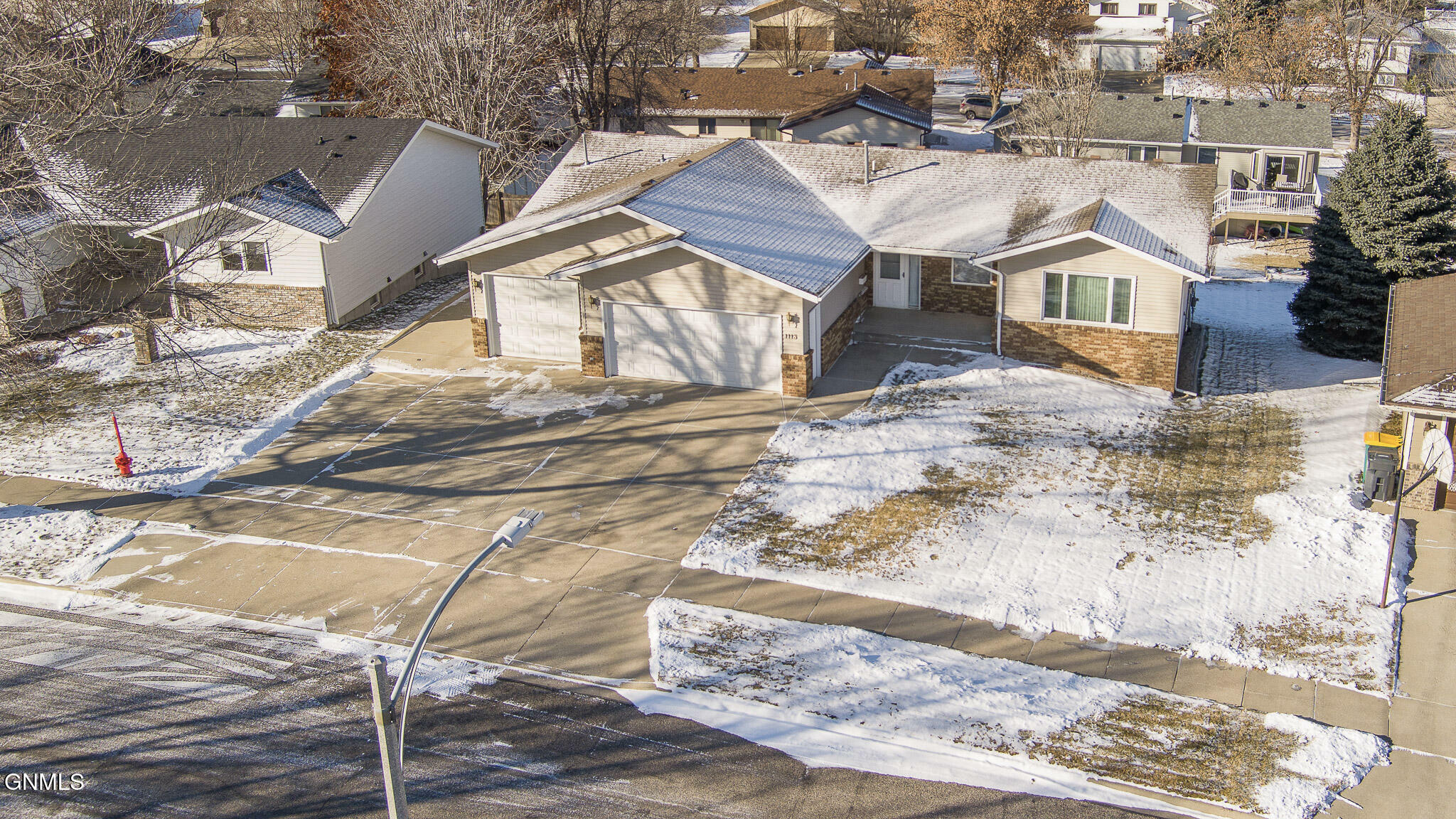 Property Photo:  1113 5th Avenue NE  ND 58554 