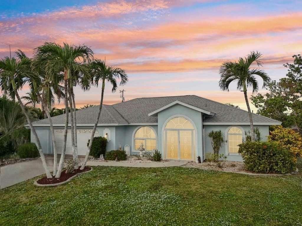 Property Photo:  107 SE 43rd Lane  FL 33904 