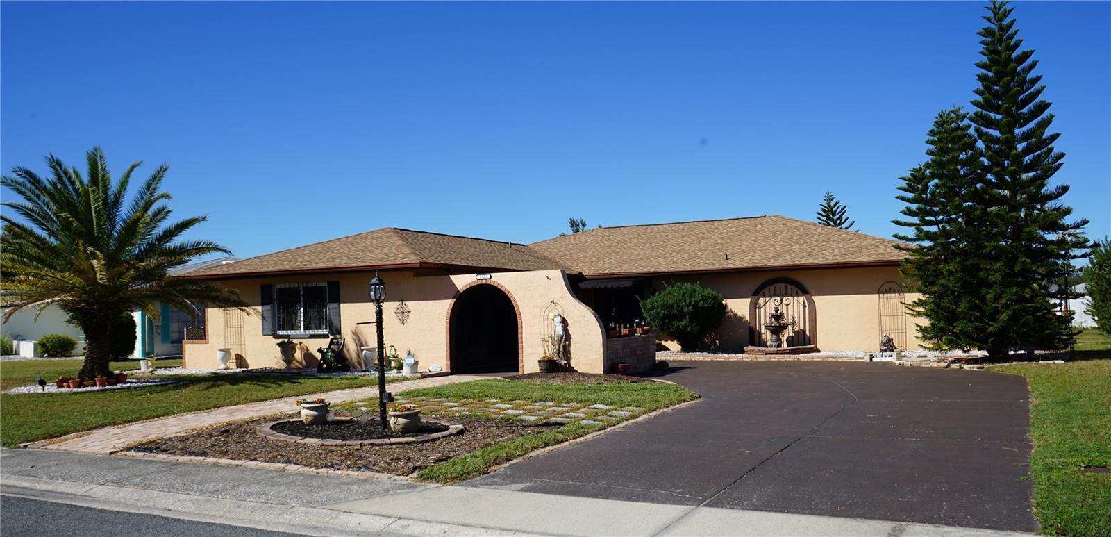 1727 Coco Palm Circle  Sun City Center FL 33573 photo