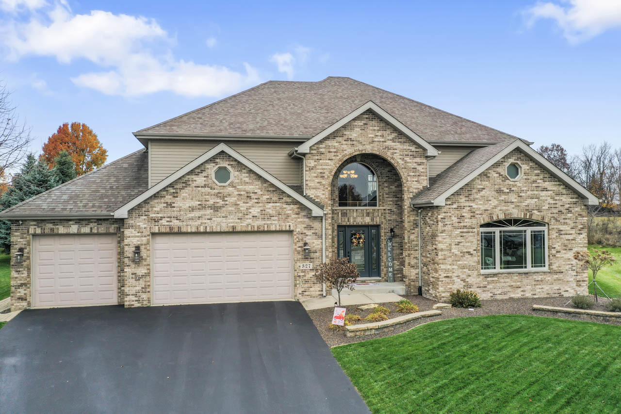 Property Photo: 327 Pine Street IL 60401