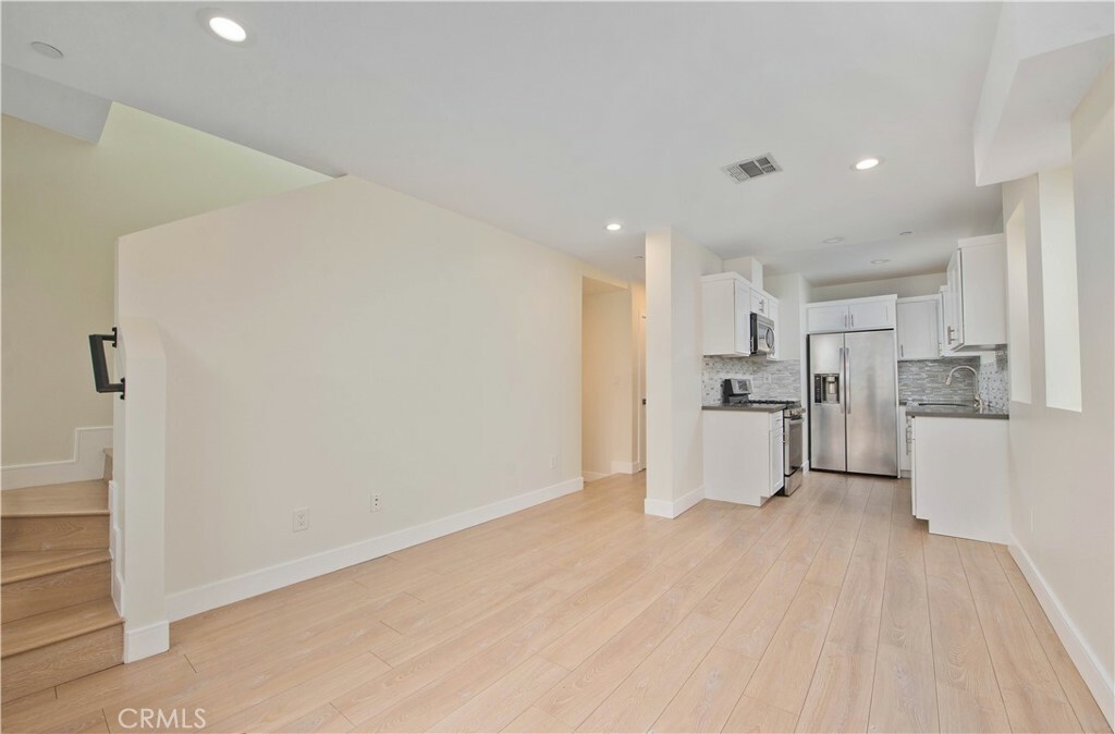 Property Photo:  635 N Harvard Boulevard 635.25  CA 90004 