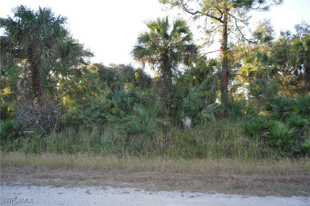 Property Photo:  405 Thompson Avenue  FL 33972 