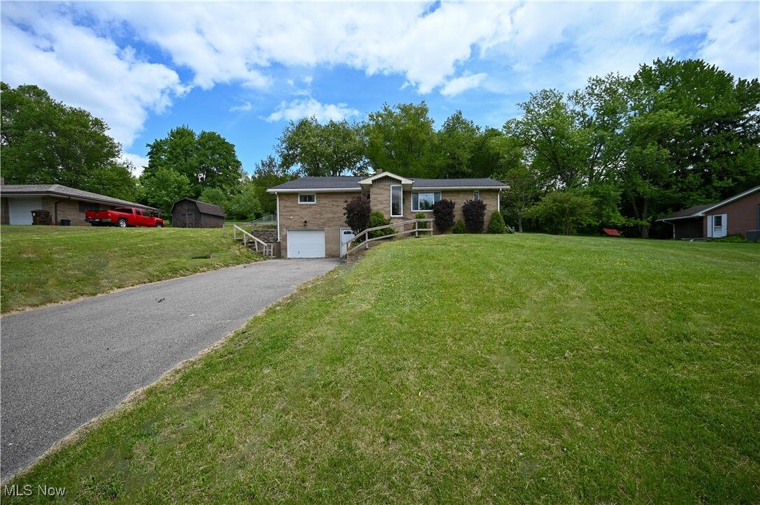 Property Photo:  16684 Valley Drive  OH 43920 