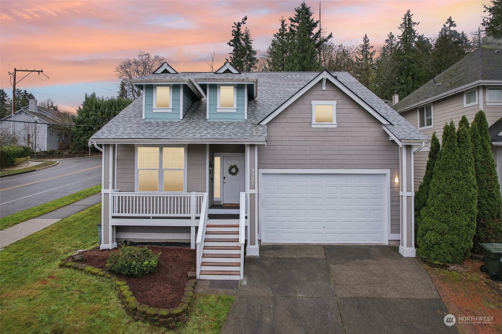 Property Photo:  9327 S 223rd Place  WA 98031 