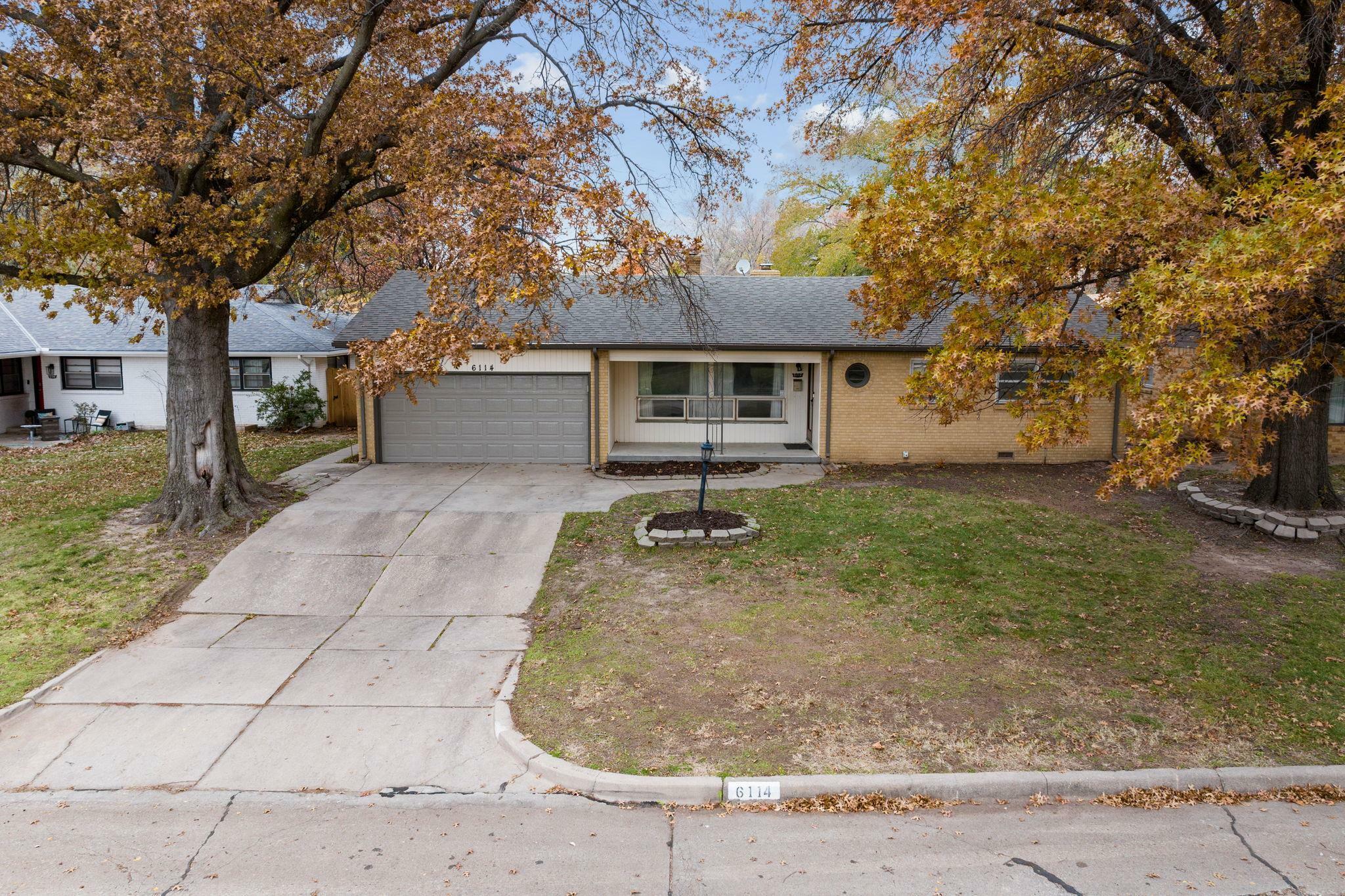 Property Photo:  6114 E Murdock St  KS 67208 