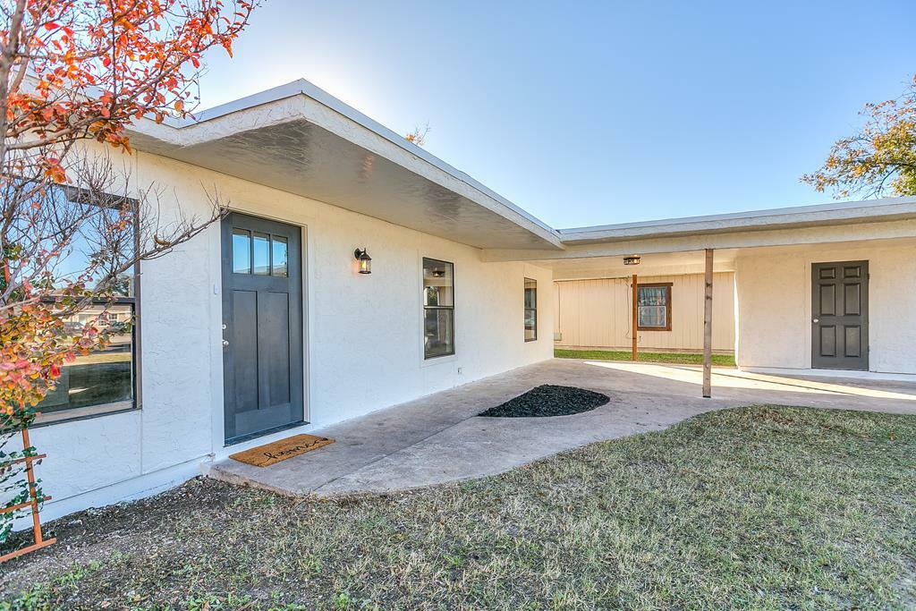 Property Photo:  909 E 23rd St  TX 76903 