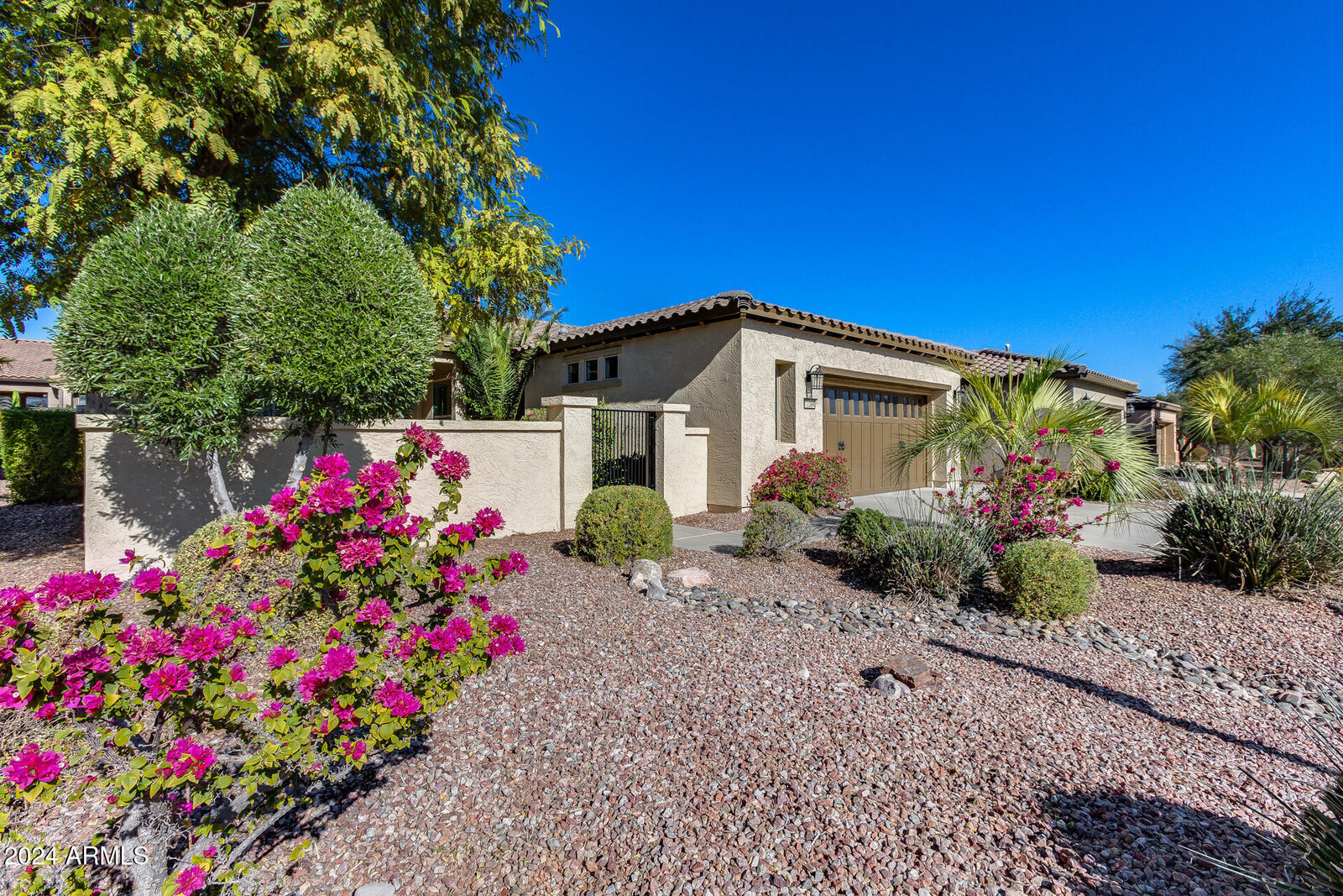 Property Photo: 12388 W Fetlock Trail AZ 85383