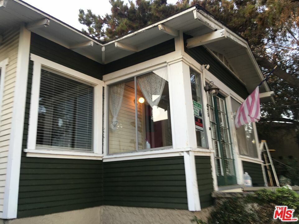 Property Photo:  425  S Cabrillo Ave  CA 90731 