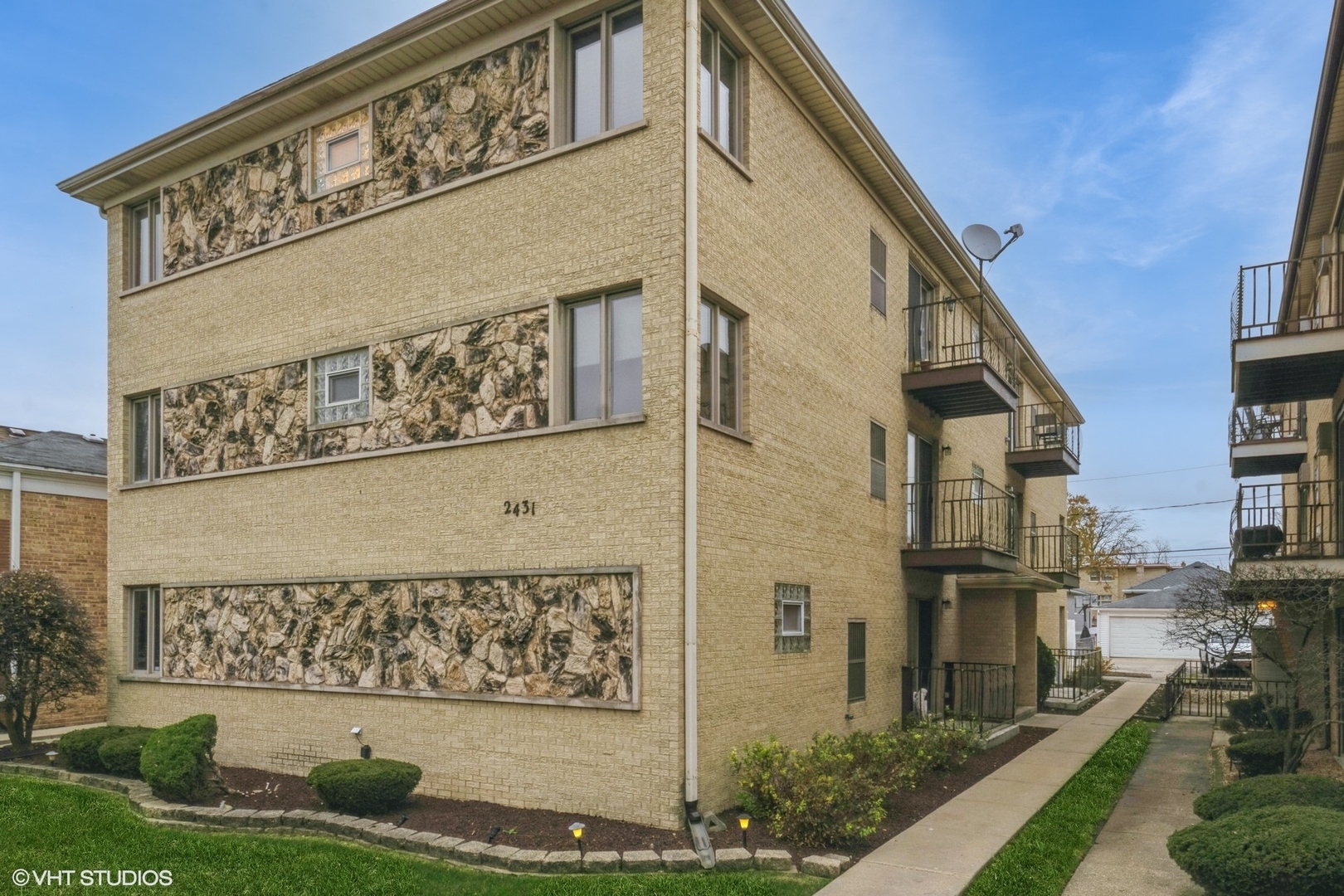 Property Photo:  2431 N 77th Avenue 2W  IL 60707 