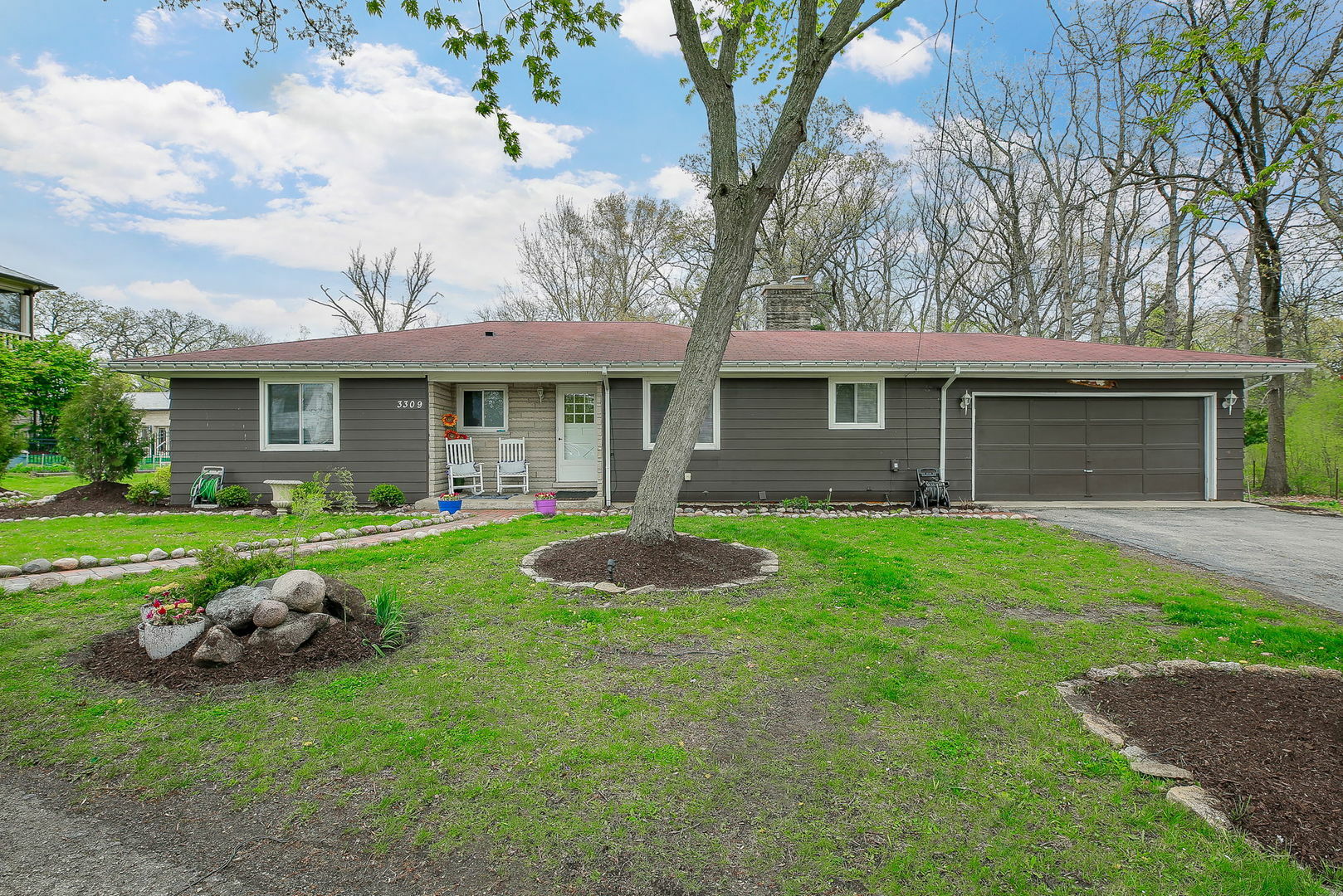 Property Photo:  3309 York Road  IL 60523 