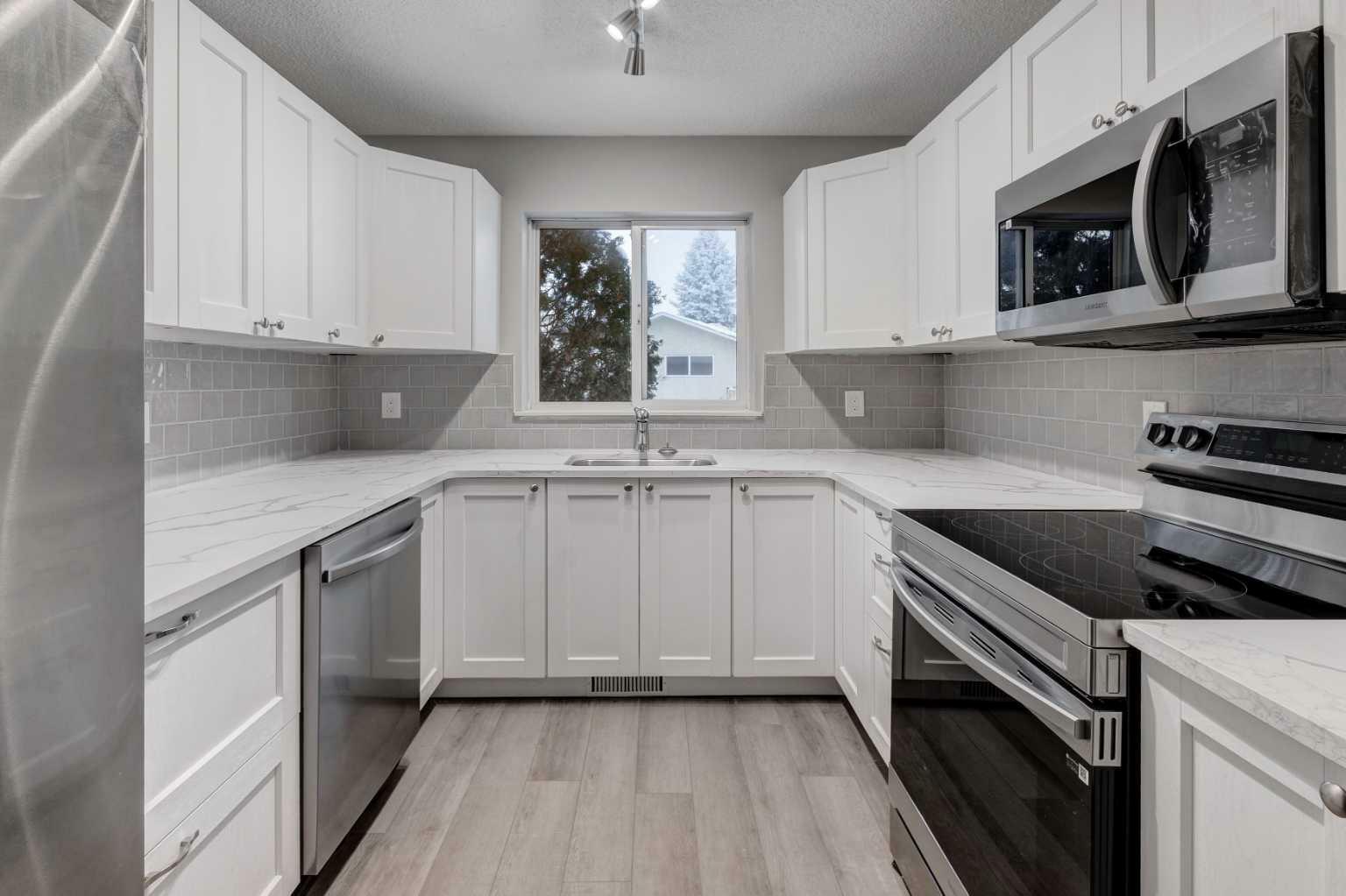 Property Photo:  353 Martindale Boulevard NE  AB T3J 3L3 