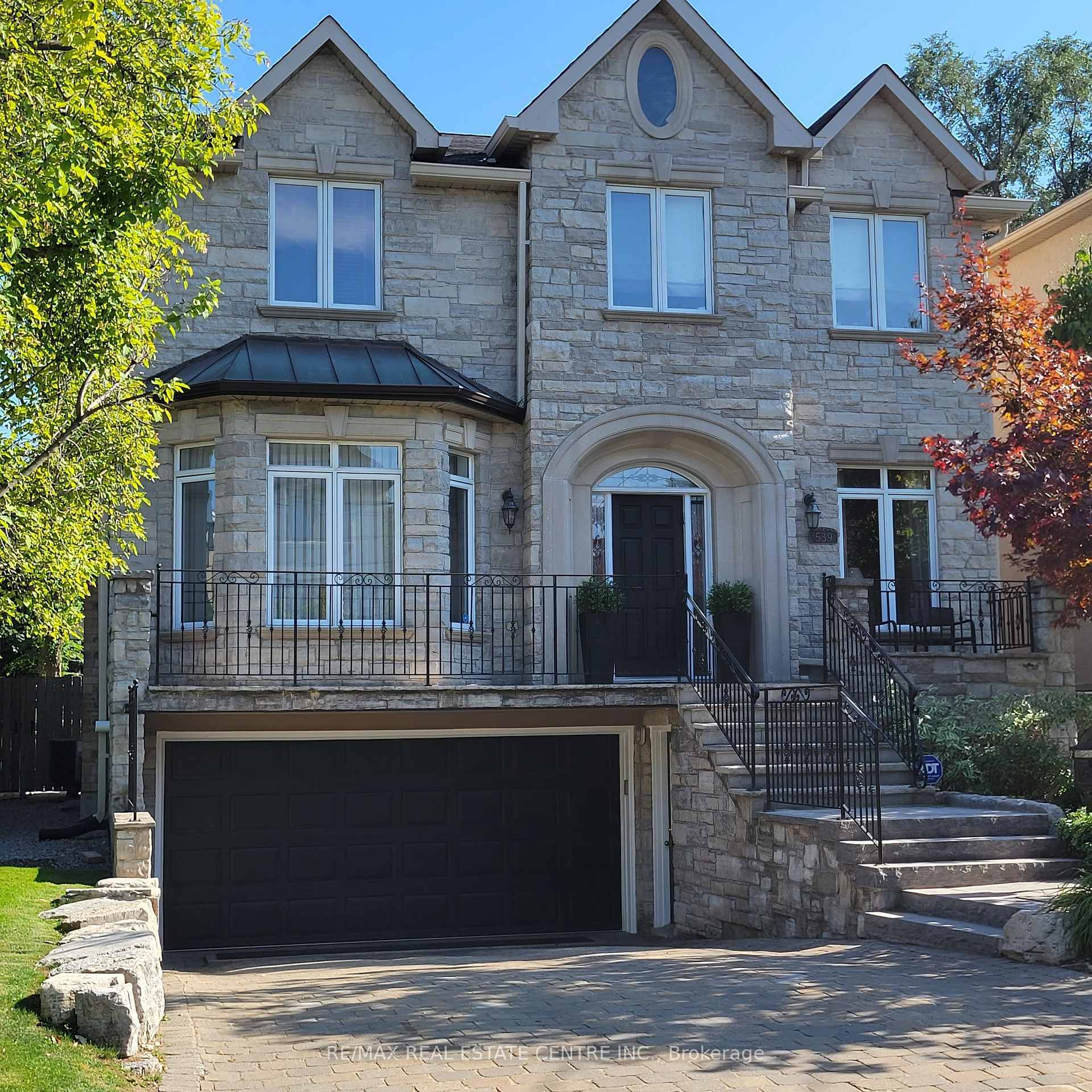 Property Photo: 539 Douglas Avenue ON M5M 1H7