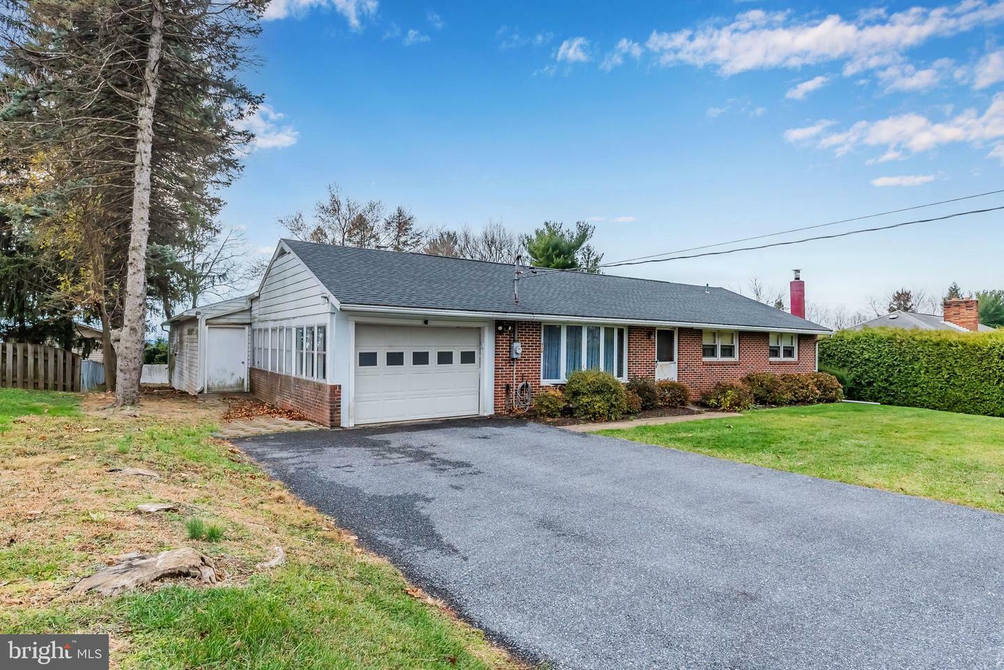 Property Photo:  6051 Chambers Hill Road  PA 17111 