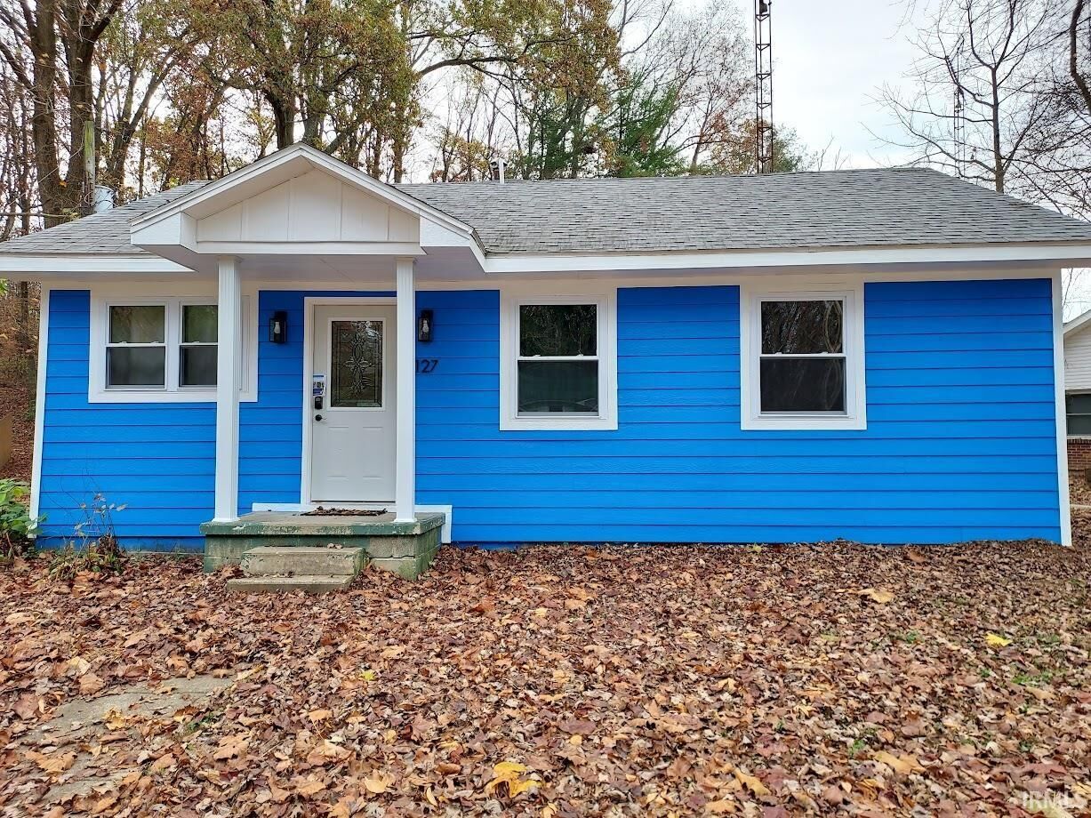 Property Photo: 127 Earle Street IN 47522