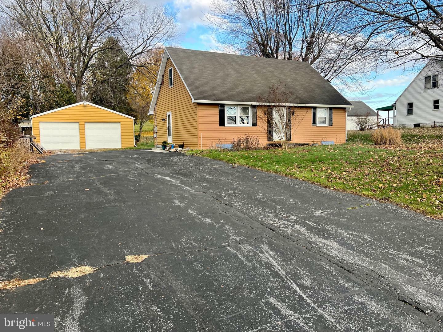 Property Photo:  2725 Waltonville Road  PA 17036 