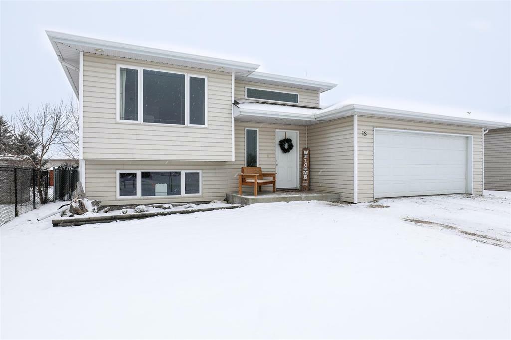 Property Photo:  13 Chaput Cove  MB R5H 1A7 