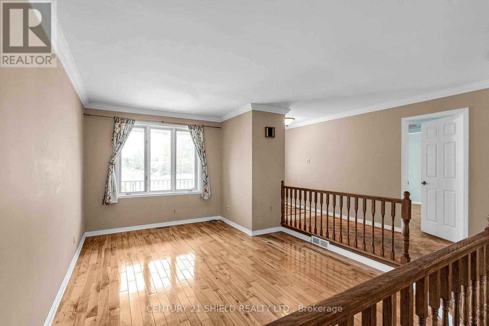 Property Photo:  325 Ivan Crescent  ON K6H 7C6 