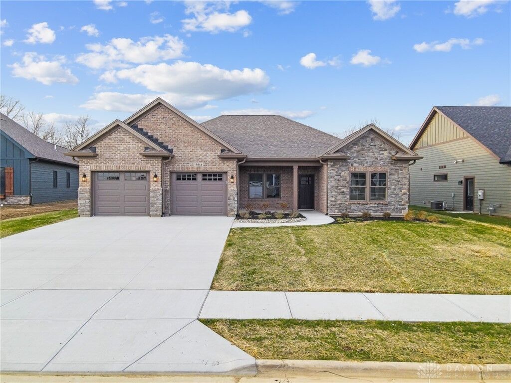 Property Photo: 2211 Emerson Way OH 45373