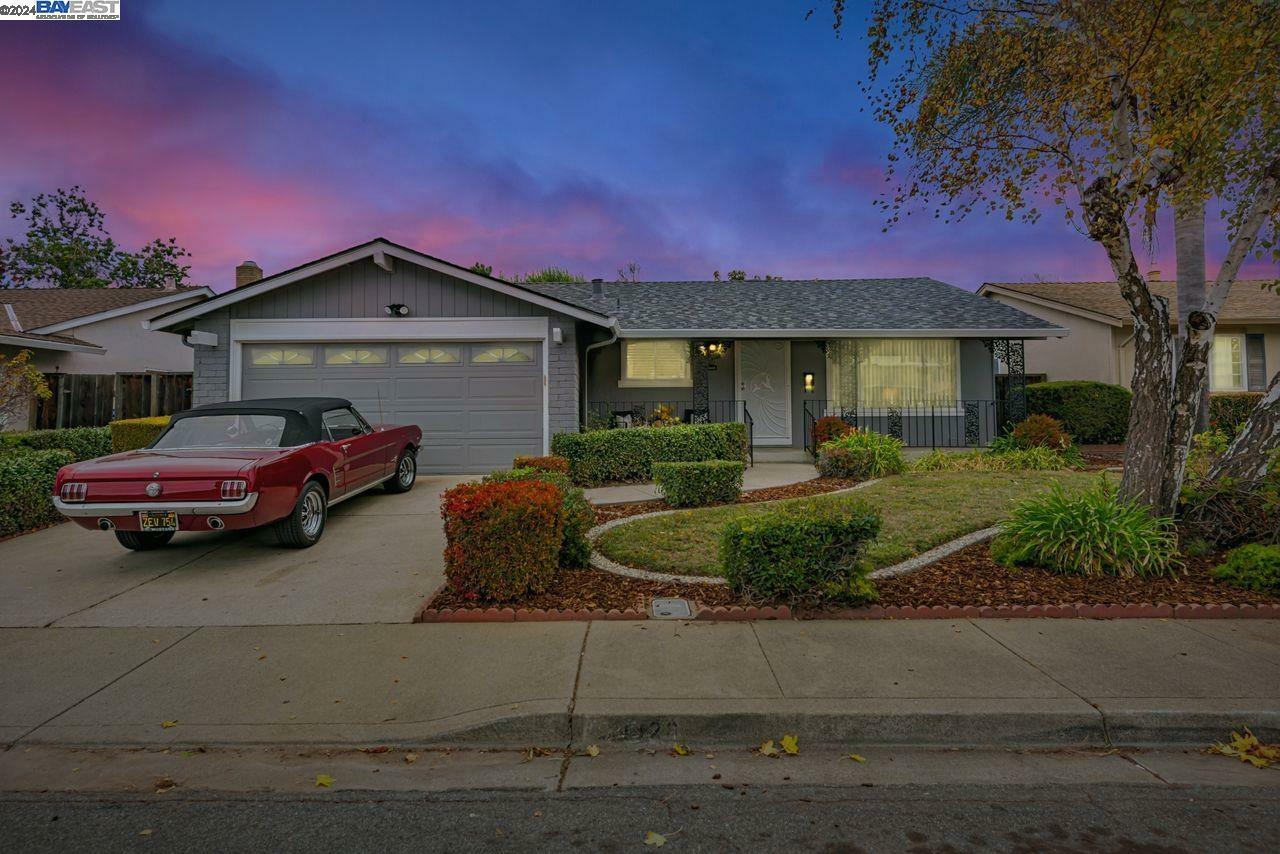 Property Photo:  34326 Thornhill Ct  CA 94555 