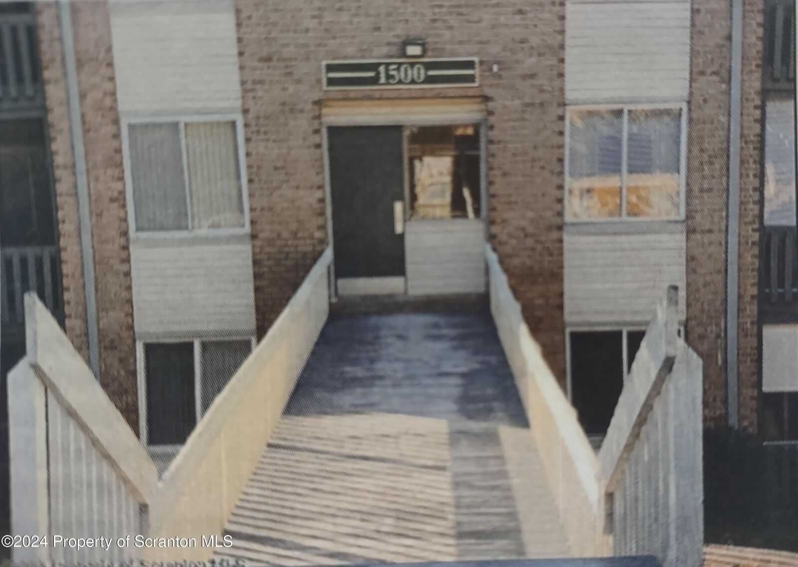 Property Photo:  1509 1509 Summit Pointe Apt 1  PA 18508