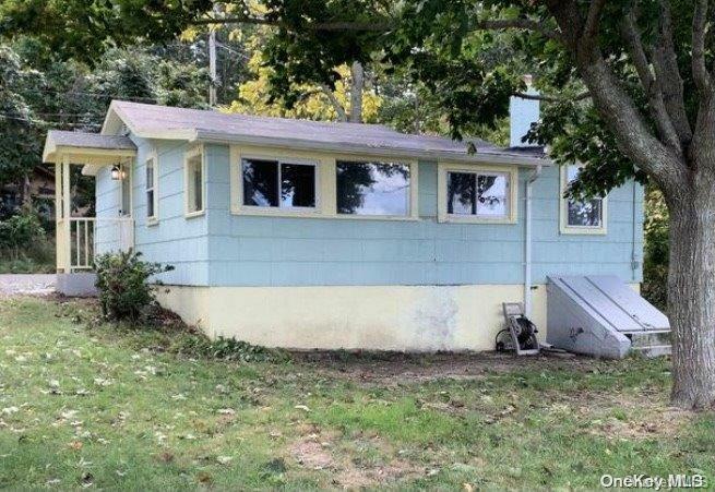 Property Photo:  835 Fleetwood Road  NY 11935 