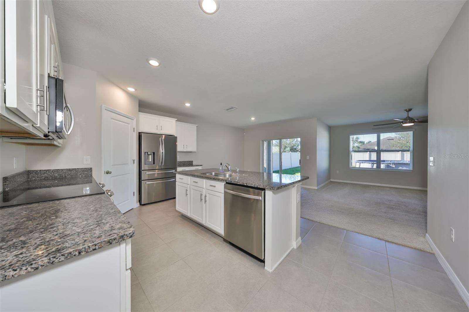 Property Photo:  16425 Little Garden Drive  FL 33598 