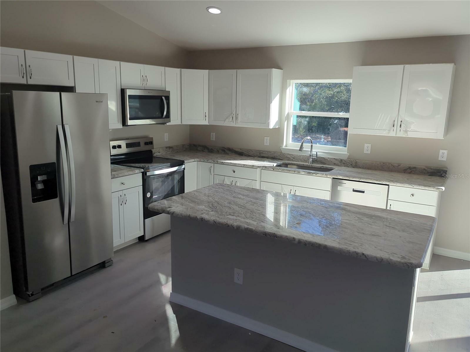 Property Photo: 8 Malauka Pass Place FL 32179