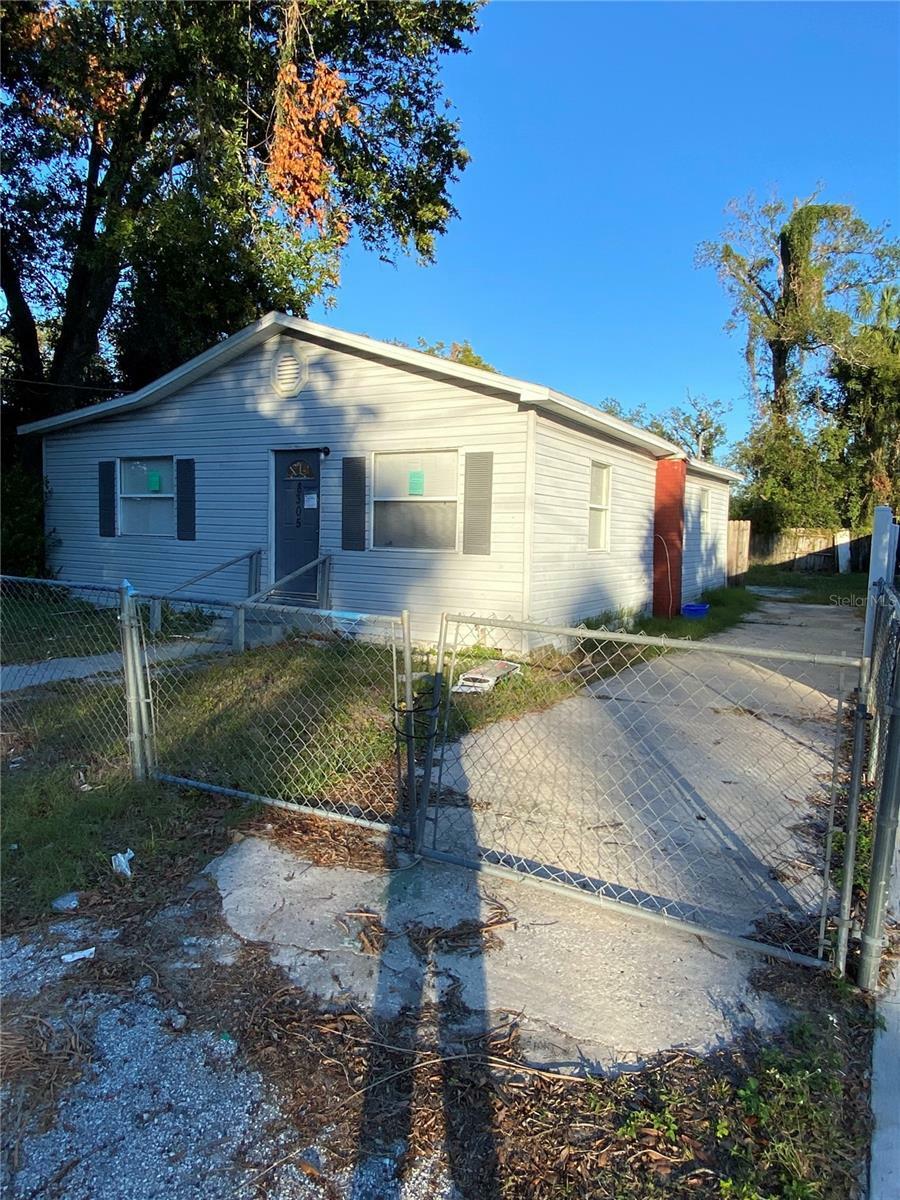 Property Photo:  8305 N Brooks Street  FL 33604 