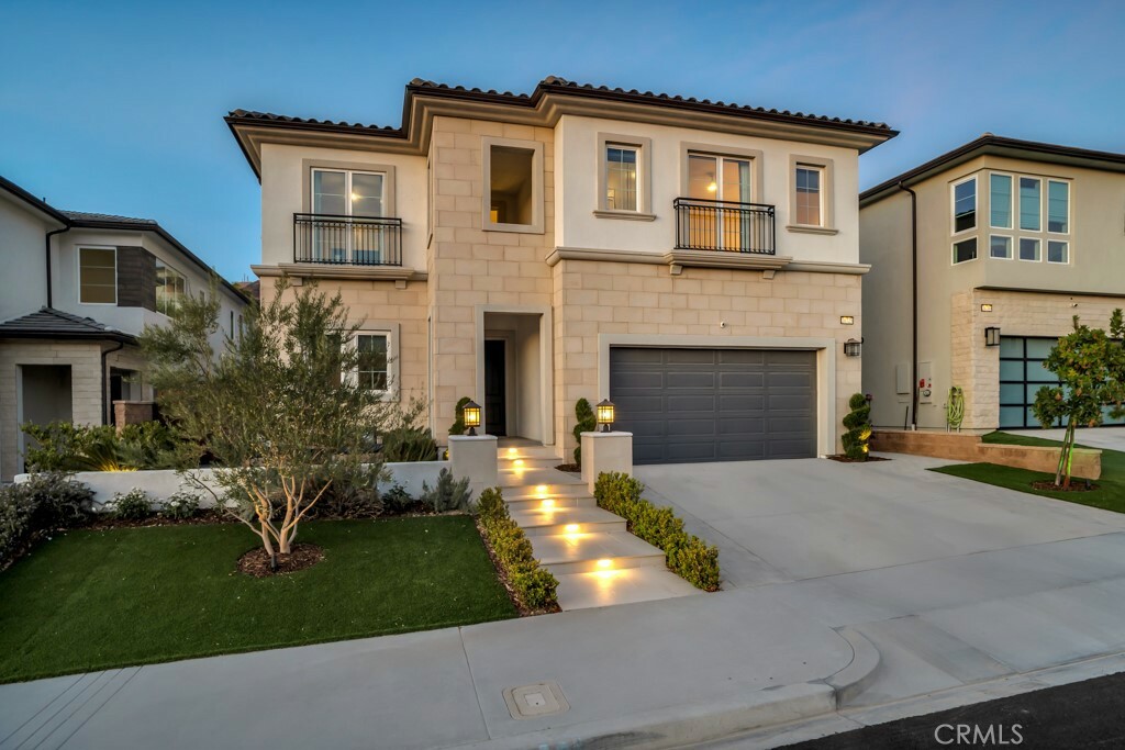 Property Photo:  20725 W Bluebird Court  CA 91324 