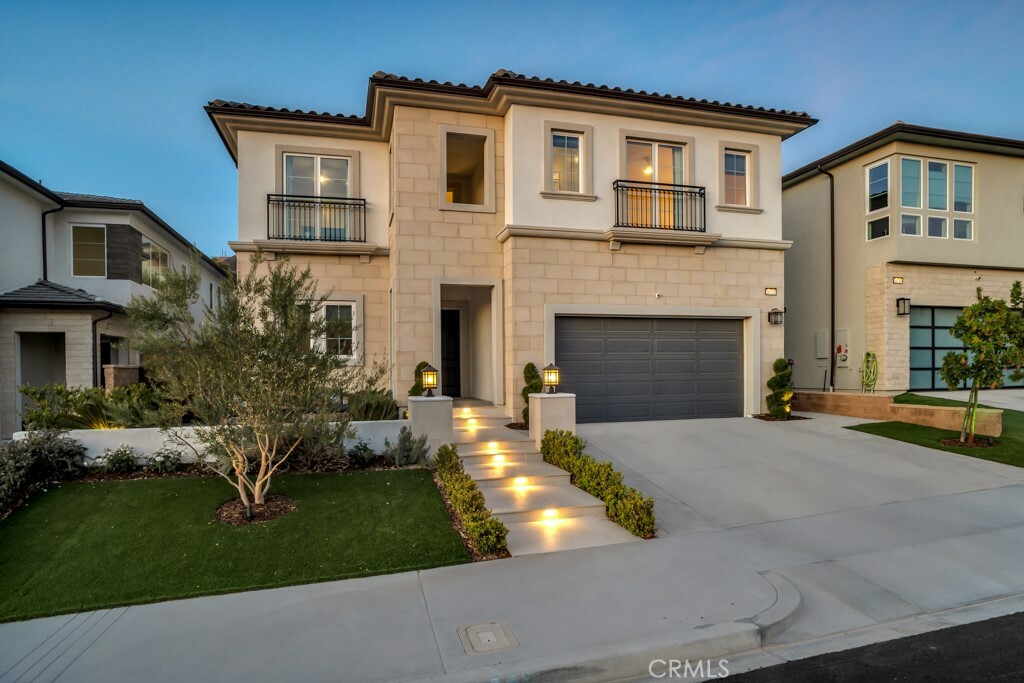 Property Photo:  20725 W Bluebird Court  CA 91324 