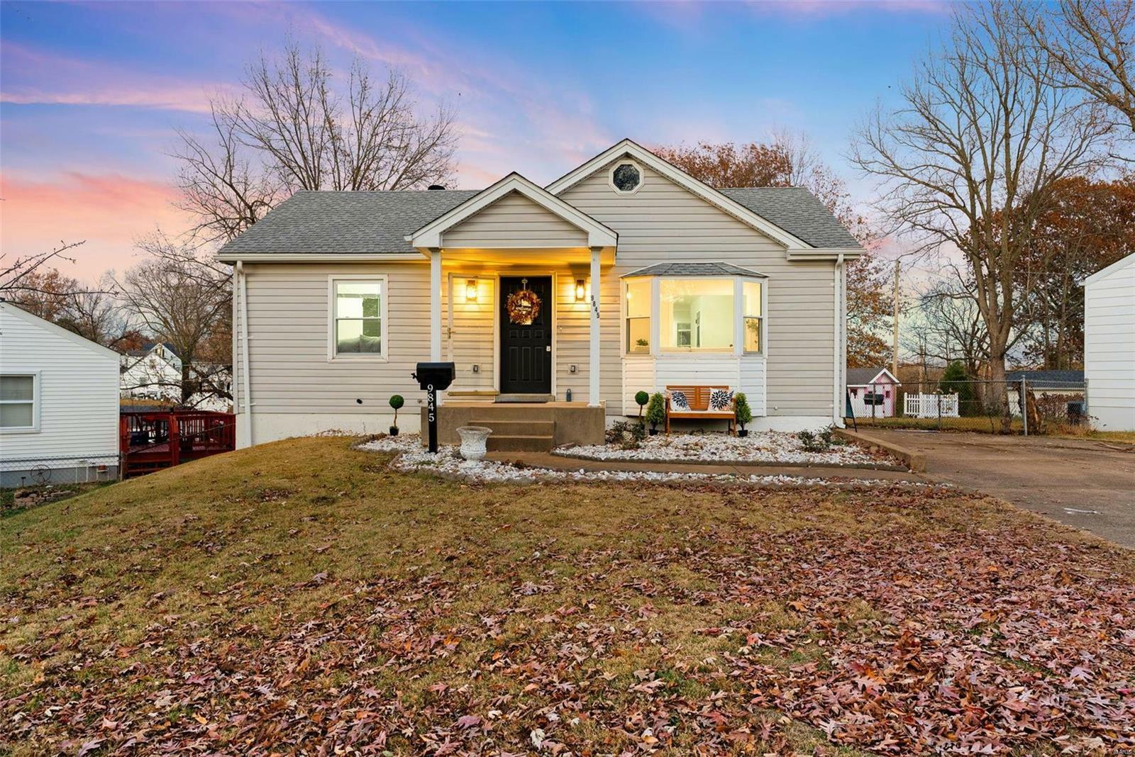 Property Photo:  9845 Meadow View Drive  MO 63114 