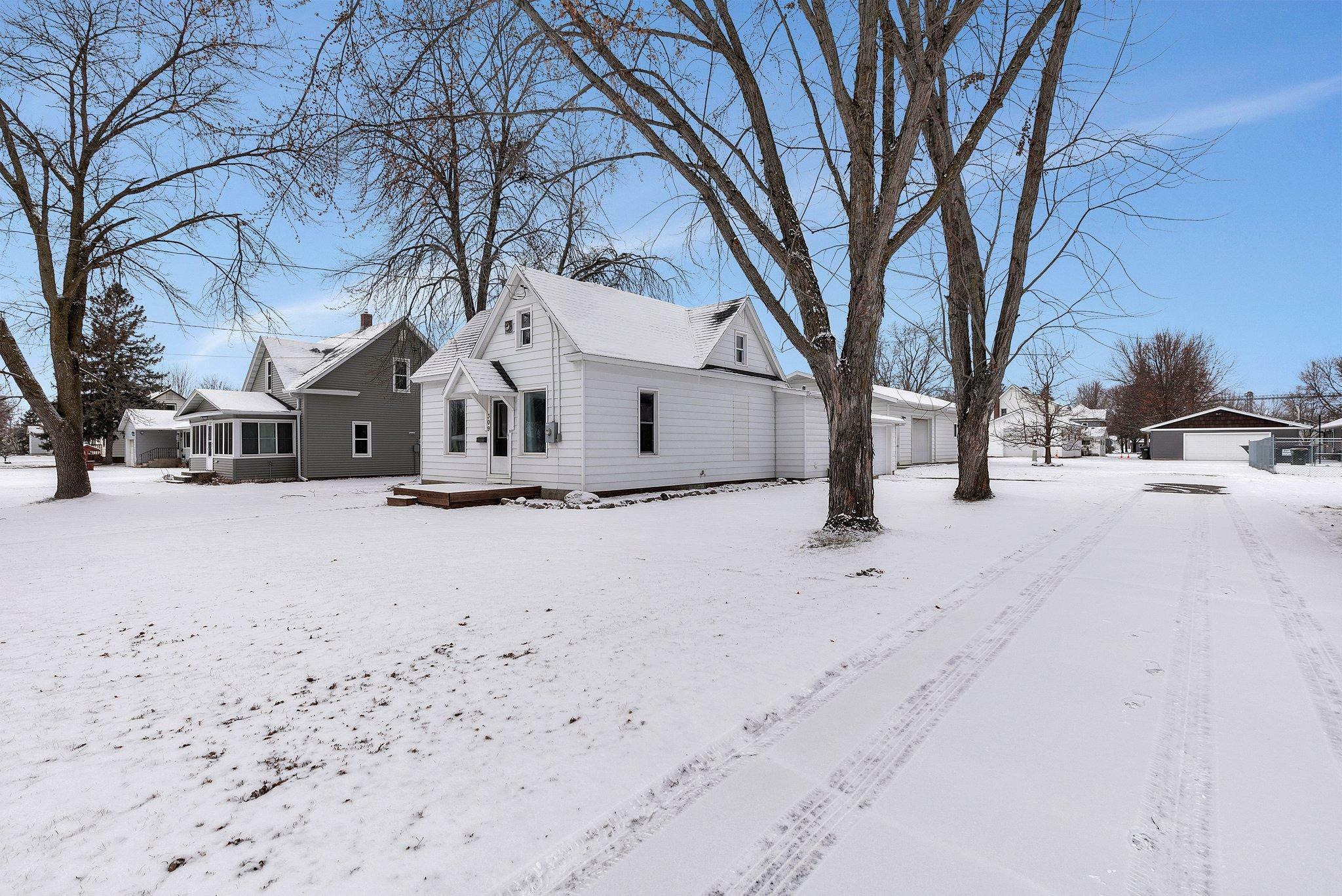 Property Photo:  309 2nd Street SW  MN 56352 