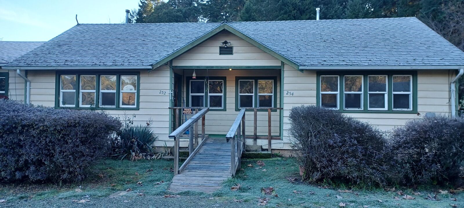 Property Photo:  252 5th Street  OR 97442 
